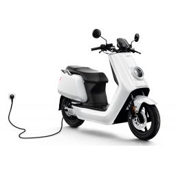 Niu NQi Sport White Charging.jpg