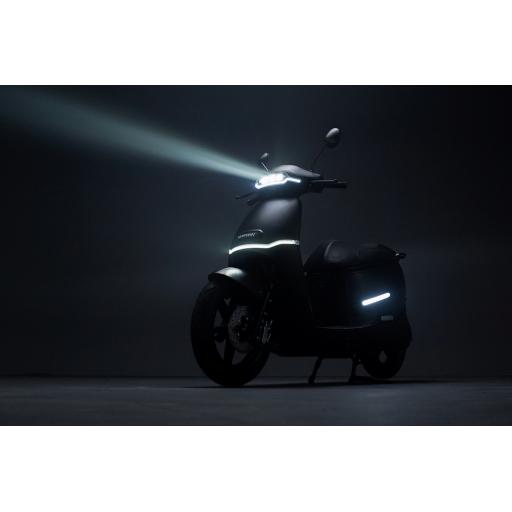 Horwin EK3 Electric Moped Lifestyle Front Left