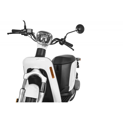 Askoll ES Pro White Front Detail.jpg