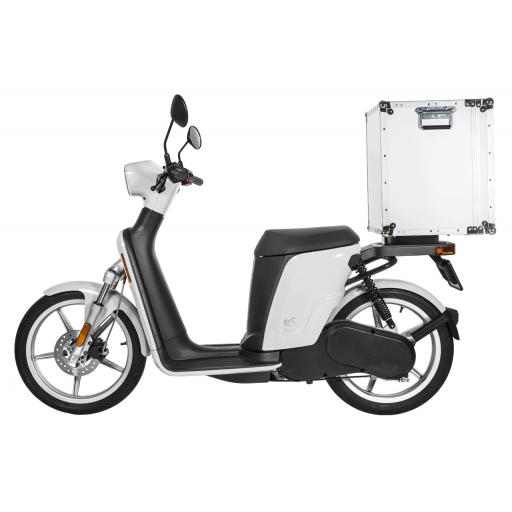 Askoll ES Pro White with Top Box.jpg