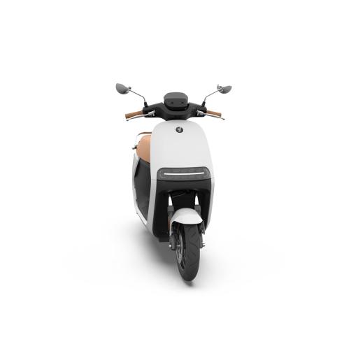 Segway e125 White Front Left.jpg