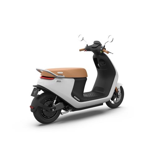 Segway e125 White Rear Right 2.jpg