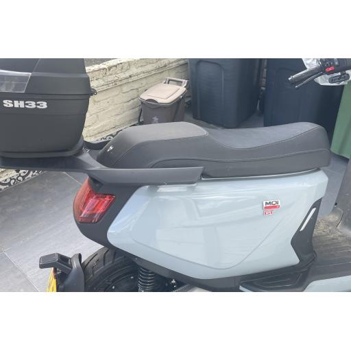 MQiGT Grey Electric Scooter 3.jpg