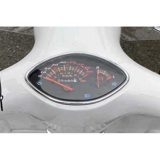 Artisan EV2000r White Speedo.jpg