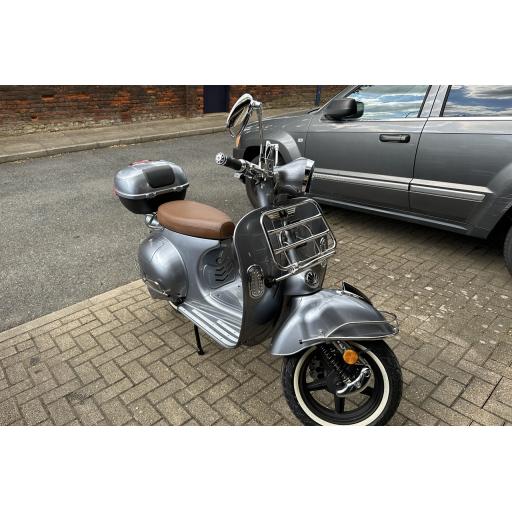 Velo Bella Electric Moped 2.jpg