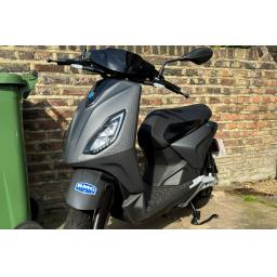 Piaggio One Electric Moped 3.jpg