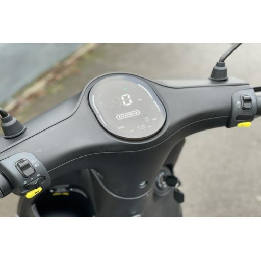 MotoGB G1 2kw Electric Moped - Black (3).jpg