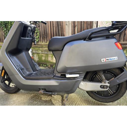 Pre-owned Grey NIU NQi ER Electric Moped (9).jpg