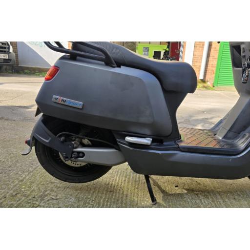 Pre-owned Grey NIU NQi ER Electric Moped (8).jpg