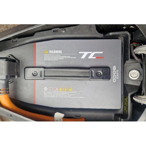 Pre-Owned Super Soco TC Max  (4).jpg