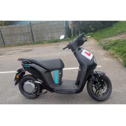 Pre-owned Yamaha Neos Electric Moped (6).jpg
