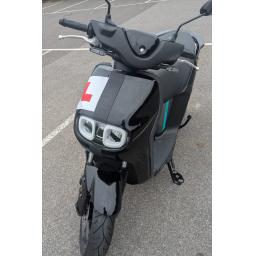 Pre-owned Yamaha Neos Electric Moped (7).jpg