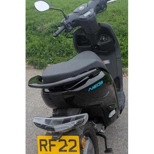 Pre-owned Yamaha Neos Electric Moped (4).jpg