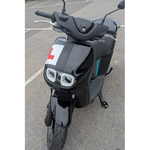 Pre-owned Yamaha Neos Electric Moped (7).jpg