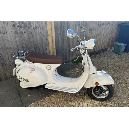 Artisan EV2000r White Electric Moped (3).jpg