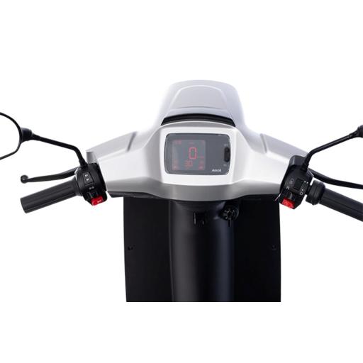 Askoll NGS2 electric moped - Detail (7).jpg