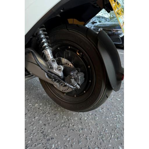 Segway E125 Electric Moped - White (10).jpg