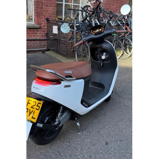 Segway E125 Electric Moped - White (6).jpg