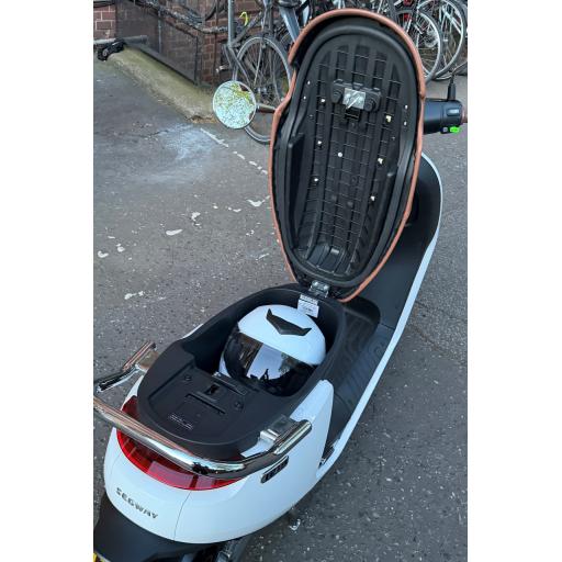 Segway E125 Electric Moped - White (7).jpg