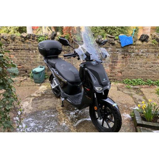 Vmoto CPx 74v Black Electric Scooter (2).jpg