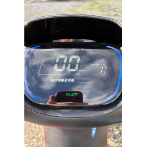 Pre-owned Segway E110s - Red (3).jpg