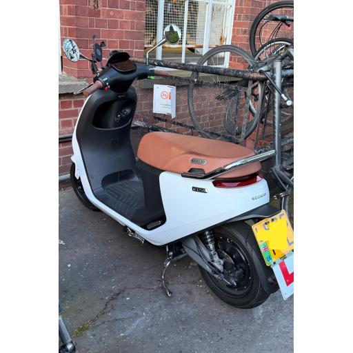 Segway E125 Electric Moped - White (3).jpg