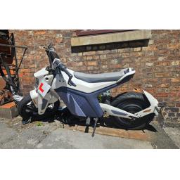Naxeon Pro Electric Motorcycle - White.jpg