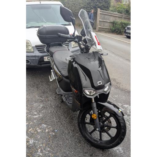 Pre-Owned CPx 74v Black Electric Motorcycle (1).png