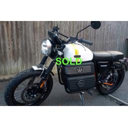 RGNT SE Scrambler Electric Motorcycle (1).jpg